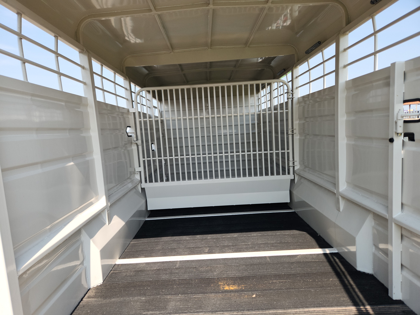 New 2025 Swift Built Trailers 20' STOCK/ STOCK COMBO