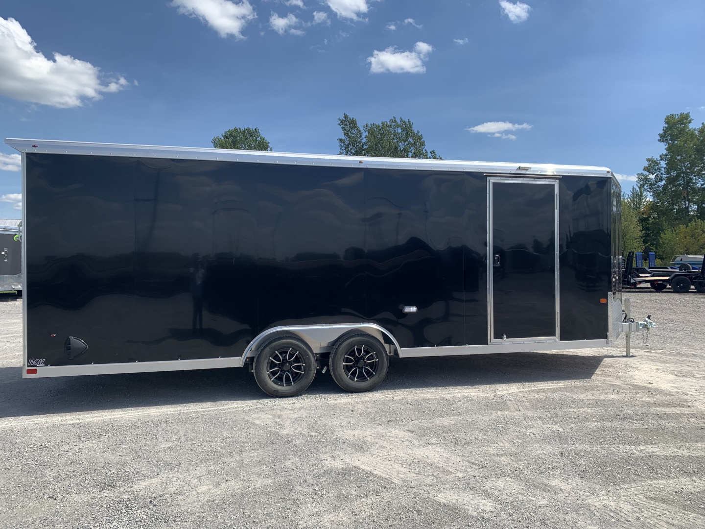 New 2026 NEO TRAILERS NCV2285TR6 (8.5' X 22') 7K Car / Snowmobile Trailer