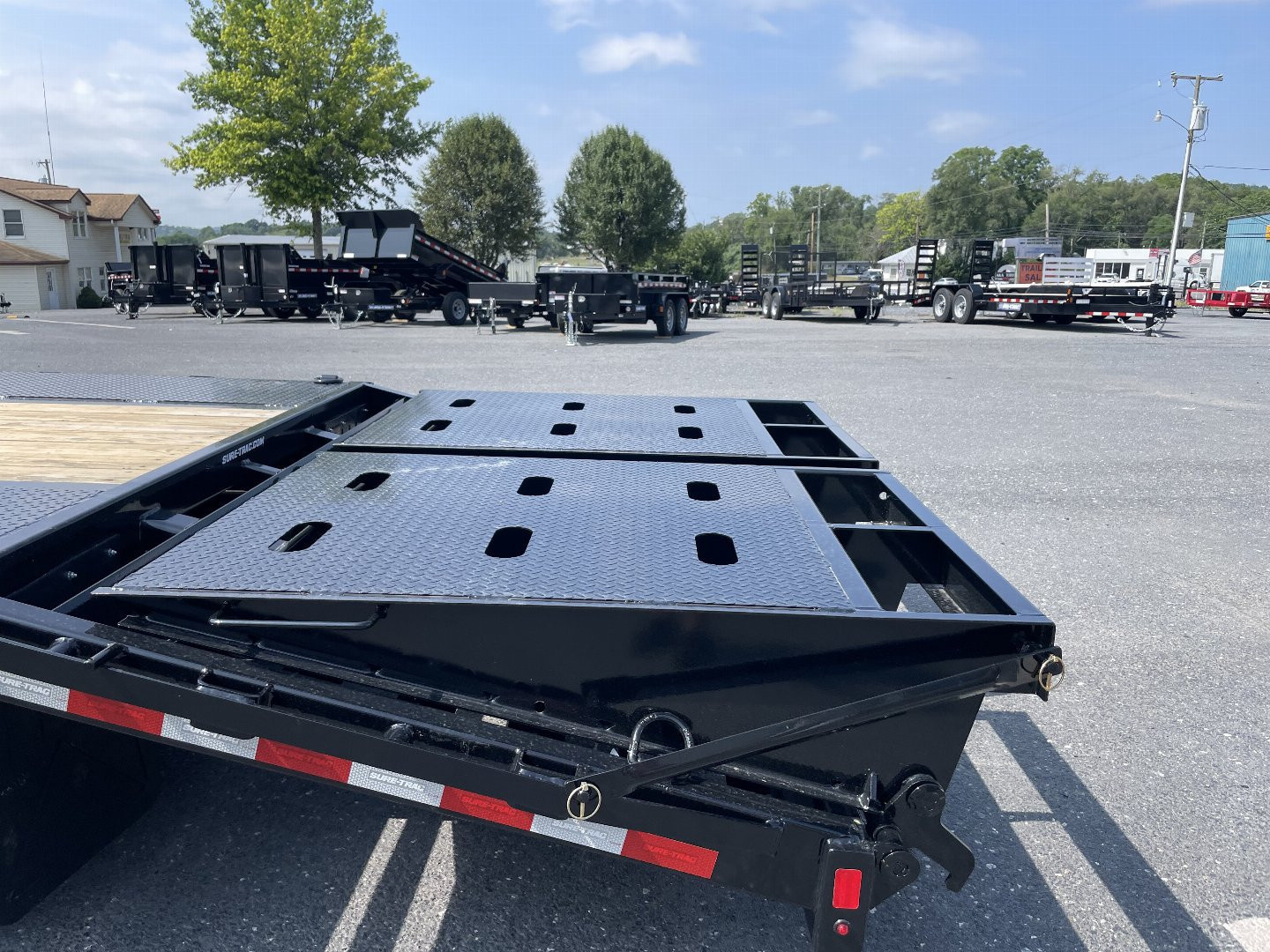 New 2026 Sure-Trac 20+5 22.5K Deckover Gooseneck Equipment Trailer