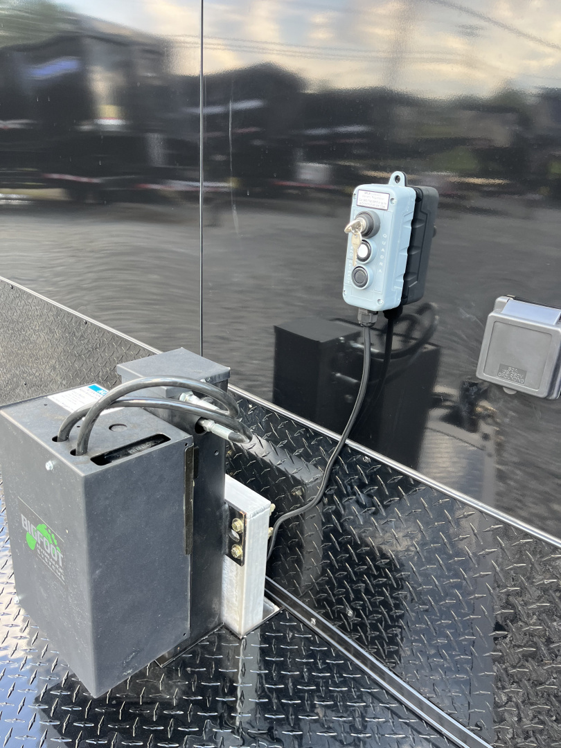 New 2025 Haulmark 24' EDGE ALUMINUM Stacker Race Trailer, Blackout Package, Premium Escape Door