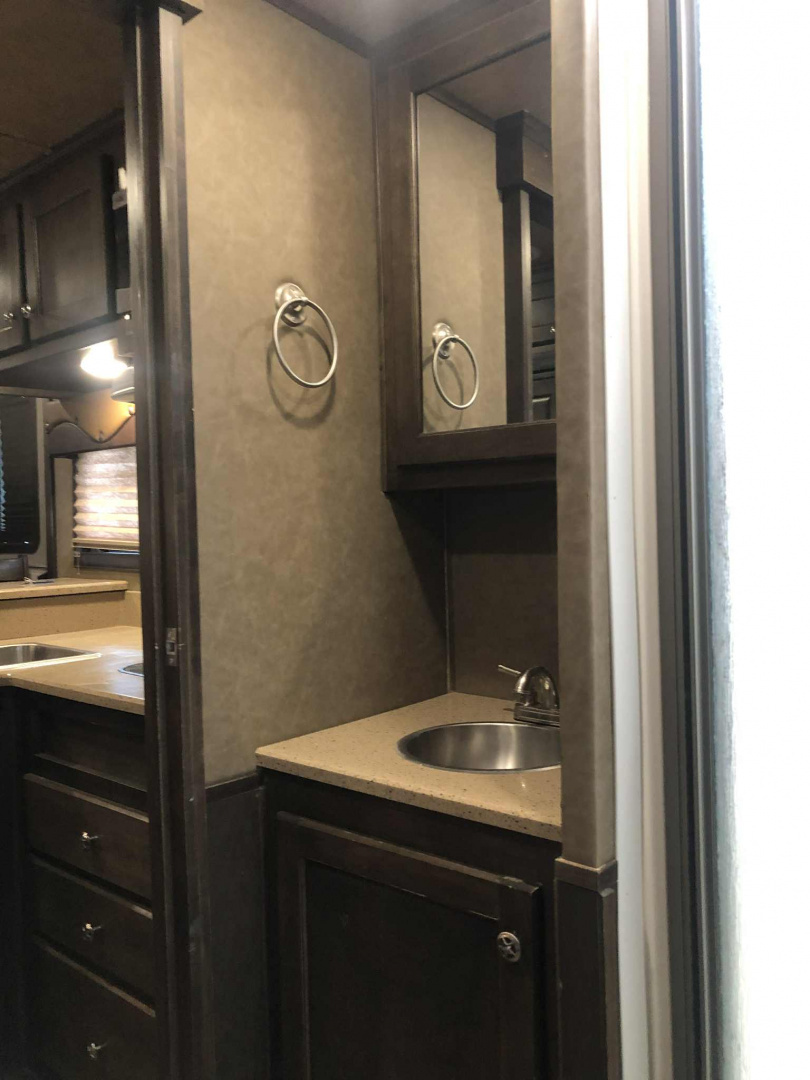 Used 2016 Merhow Trailer Living Quarter