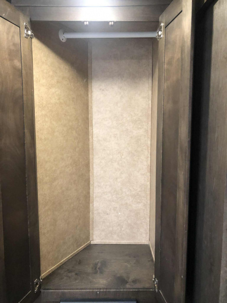 Used 2016 Merhow Trailer Living Quarter