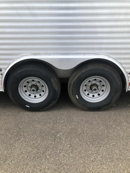 Used 2016 Merhow Trailer Living Quarter