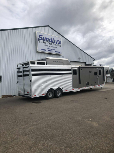 Used 2016 Merhow Trailer Living Quarter