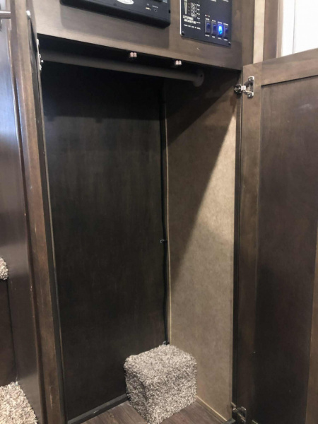 Used 2016 Merhow Trailer Living Quarter