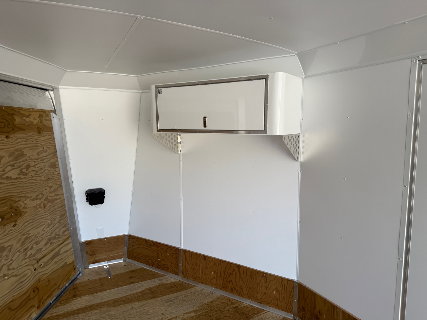 New 2026 NEO Trailers Neo NMS2085 Snowmobile Trailer