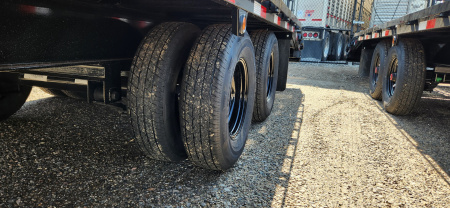 New 2025 Walton Trailer 26' GN DUALLY Flatbed Trailer