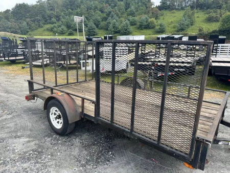Used 2010  USED 7X12 Utility Trailer
