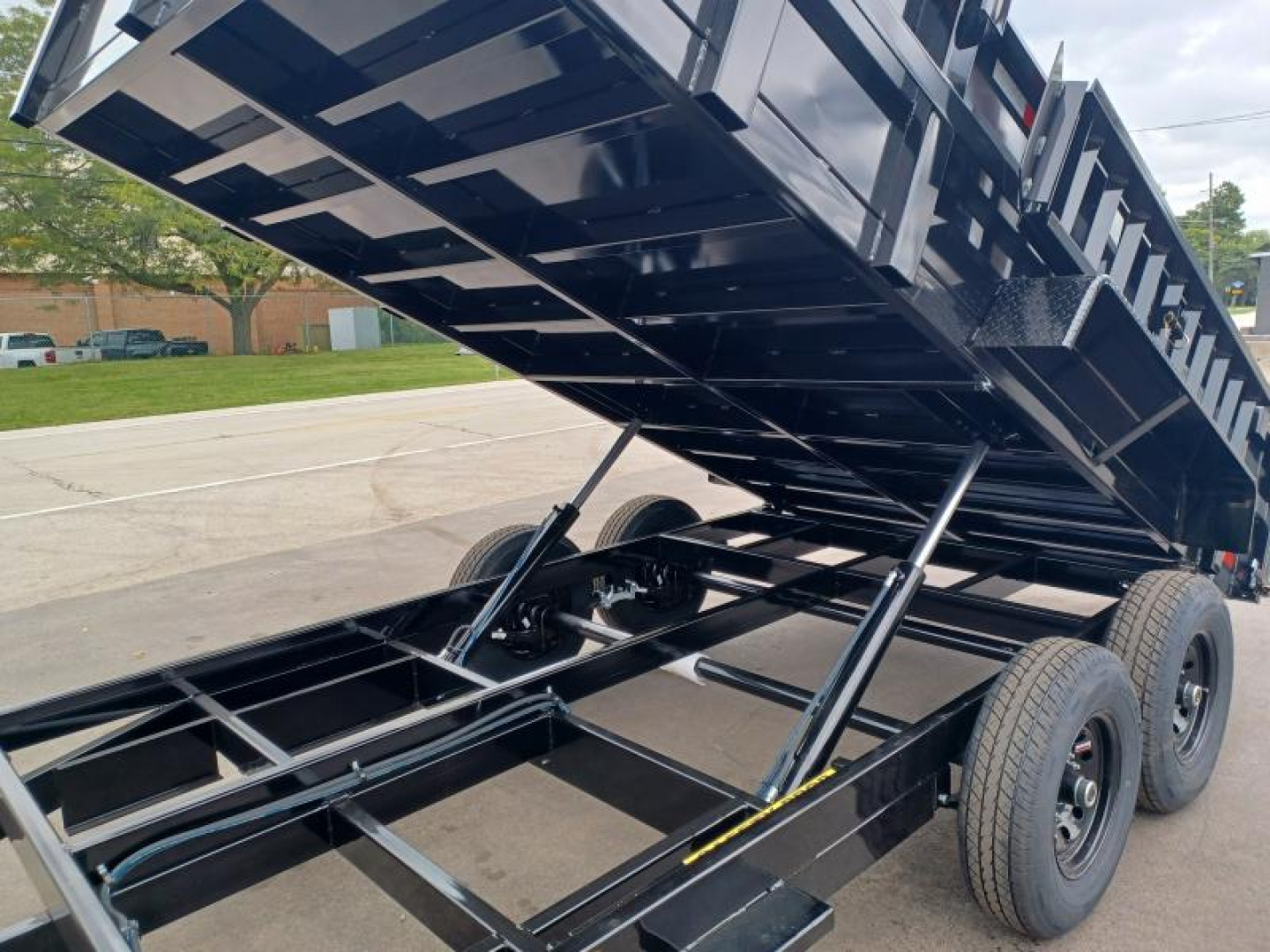 New 7'X14' DUMP TRAILER WITH TARP AND CHARGER
