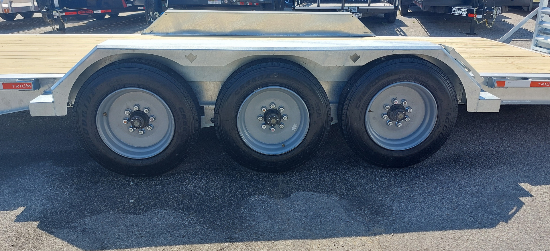 New 82 X 24 + 2 GALVANIZED EQUIPMENT TRAILER 8 K AXLES 2026 TRIUMPH