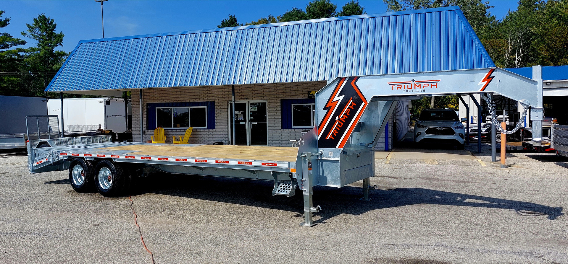 New 102x 20 + 5 GALVANIZED GOOSENECK DECKOVER EQUIMPMENT TRAILER 2026 TRIUMPH