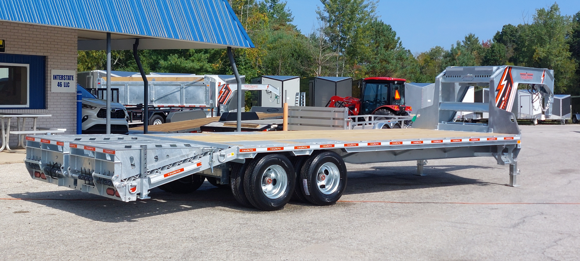 New 102x 20 + 5 GALVANIZED GOOSENECK DECKOVER EQUIMPMENT TRAILER 2026 TRIUMPH