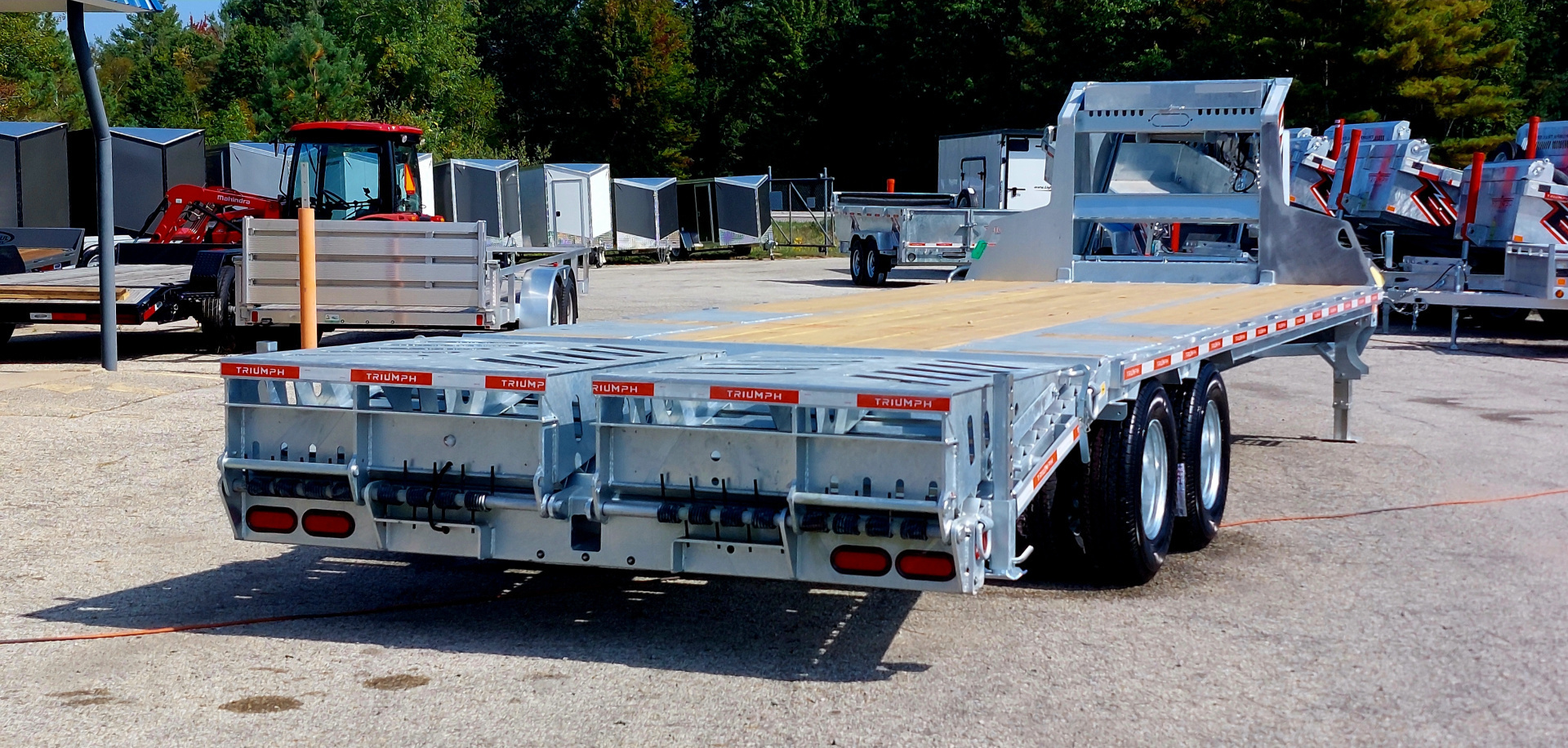 New 102x 20 + 5 GALVANIZED GOOSENECK DECKOVER EQUIMPMENT TRAILER 2026 TRIUMPH