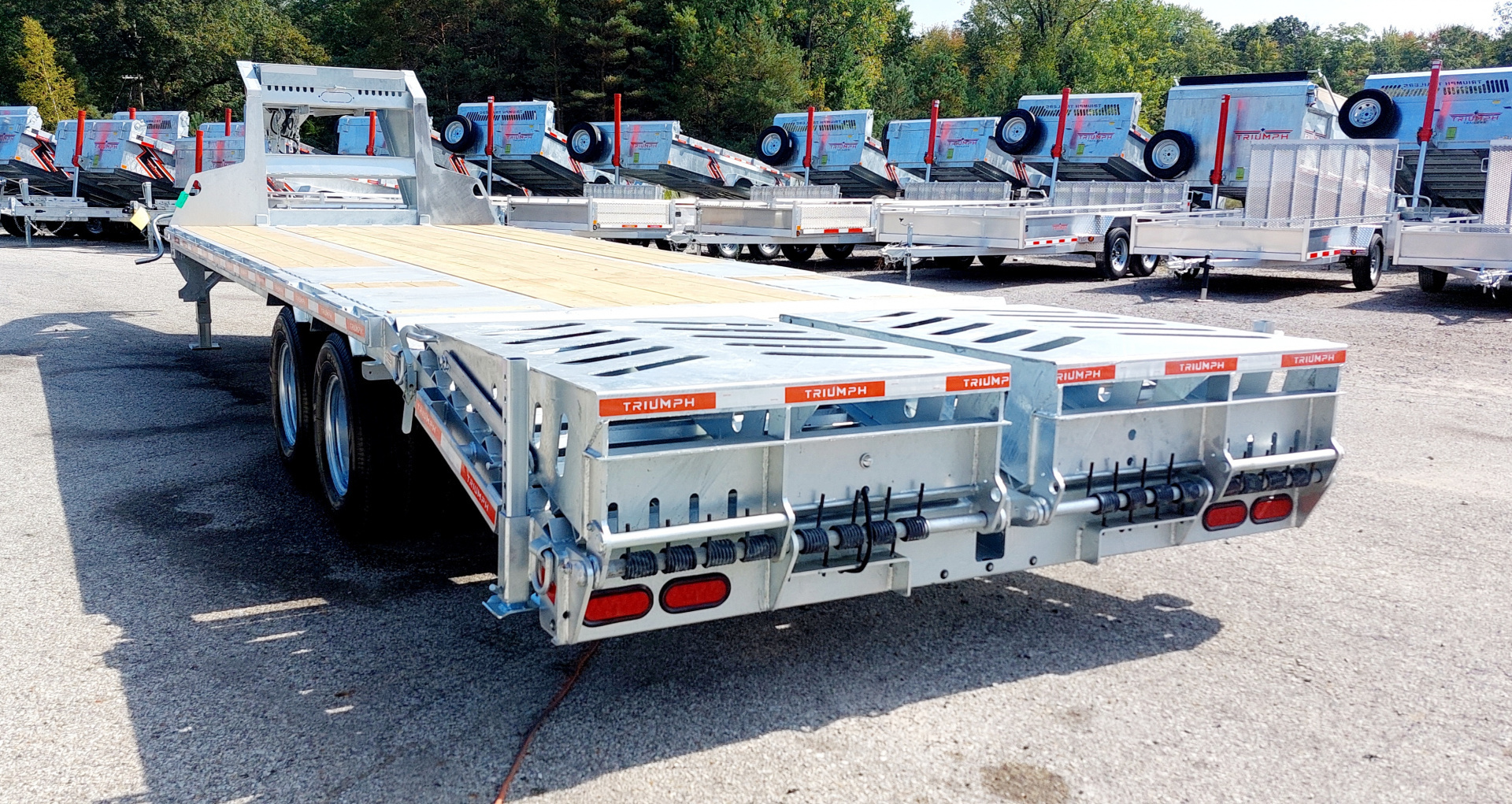 New 102x 20 + 5 GALVANIZED GOOSENECK DECKOVER EQUIMPMENT TRAILER 2026 TRIUMPH