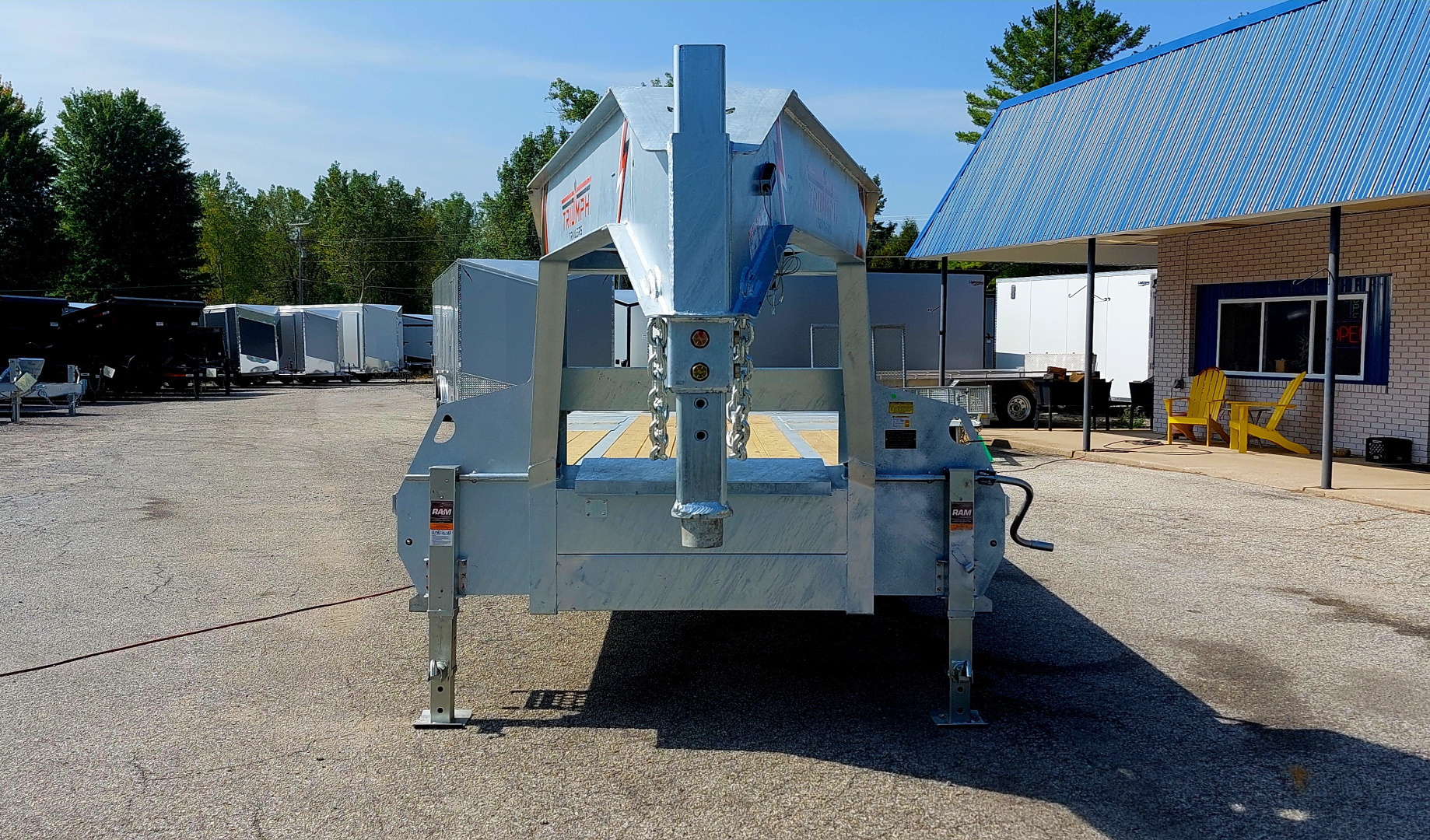 New 102x 20 + 5 GALVANIZED GOOSENECK DECKOVER EQUIMPMENT TRAILER 2026 TRIUMPH