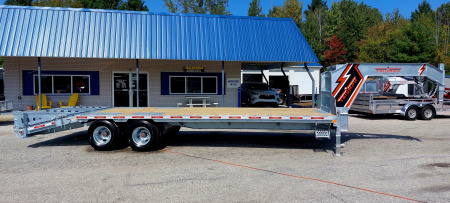 New 102x 20 + 5 GALVANIZED GOOSENECK DECKOVER EQUIMPMENT TRAILER 2026 TRIUMPH