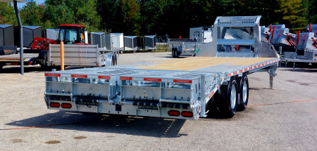 New 102x 20 + 5 GALVANIZED GOOSENECK DECKOVER EQUIMPMENT TRAILER 2026 TRIUMPH