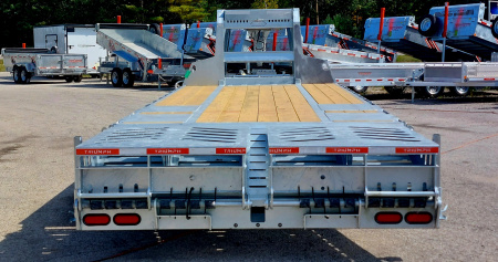 New 102x 20 + 5 GALVANIZED GOOSENECK DECKOVER EQUIMPMENT TRAILER 2026 TRIUMPH