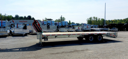 New 102x 20 + 5 GALVANIZED GOOSENECK DECKOVER EQUIMPMENT TRAILER 2026 TRIUMPH