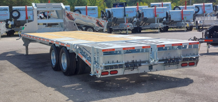 New 102x 20 + 5 GALVANIZED GOOSENECK DECKOVER EQUIMPMENT TRAILER 2026 TRIUMPH