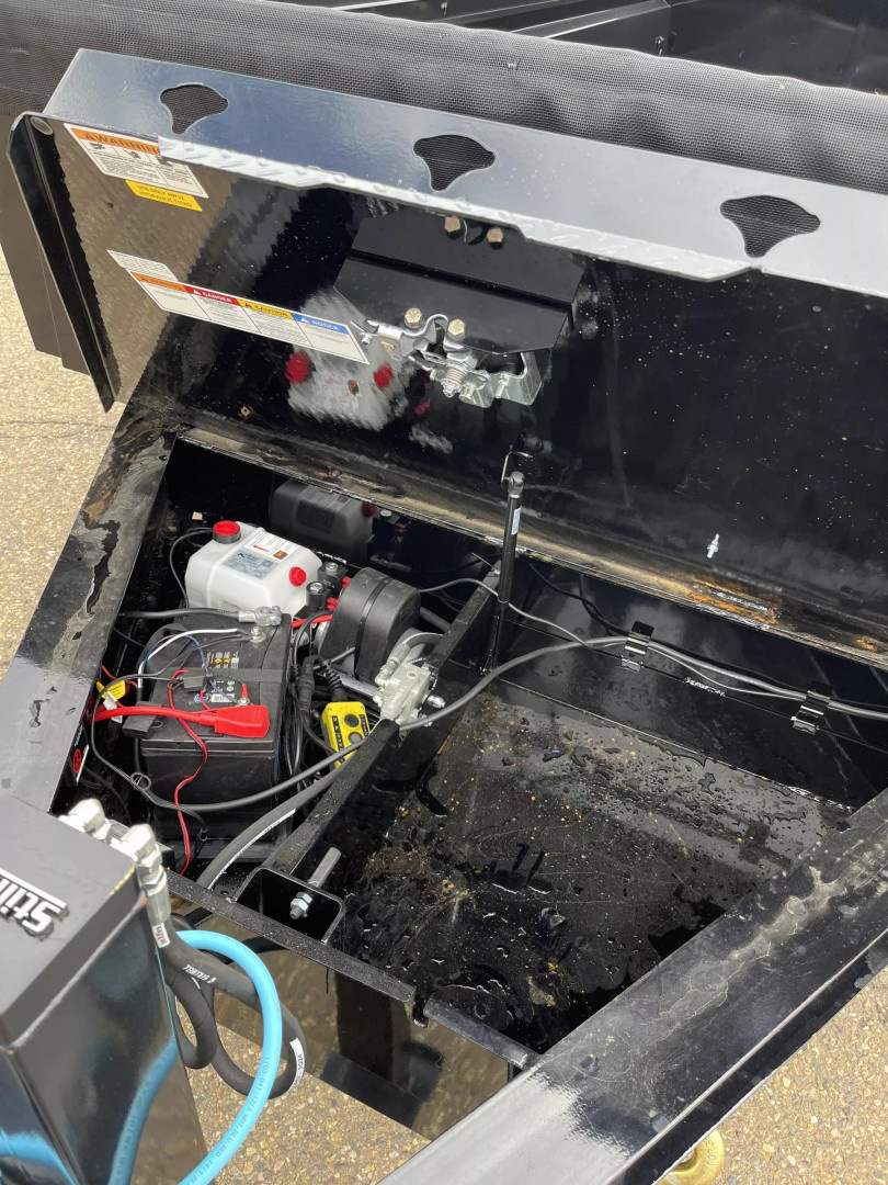 New 2026 PJ Trailers 83" x 16' DL Dump Trailer With Hydraulic Jack