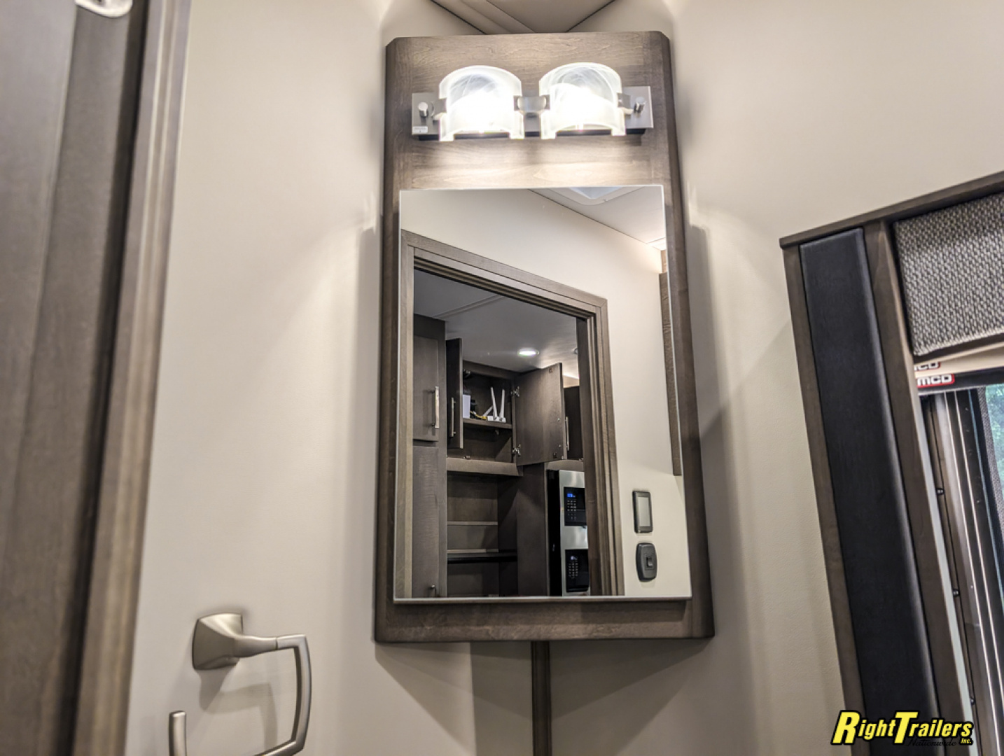 New 2026 Renegade RV Classic 45CME Motorhome With 1.5 Bathrooms