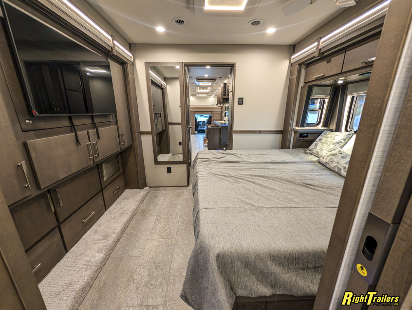 New 2026 Renegade RV Classic 45CME Motorhome With 1.5 Bathrooms