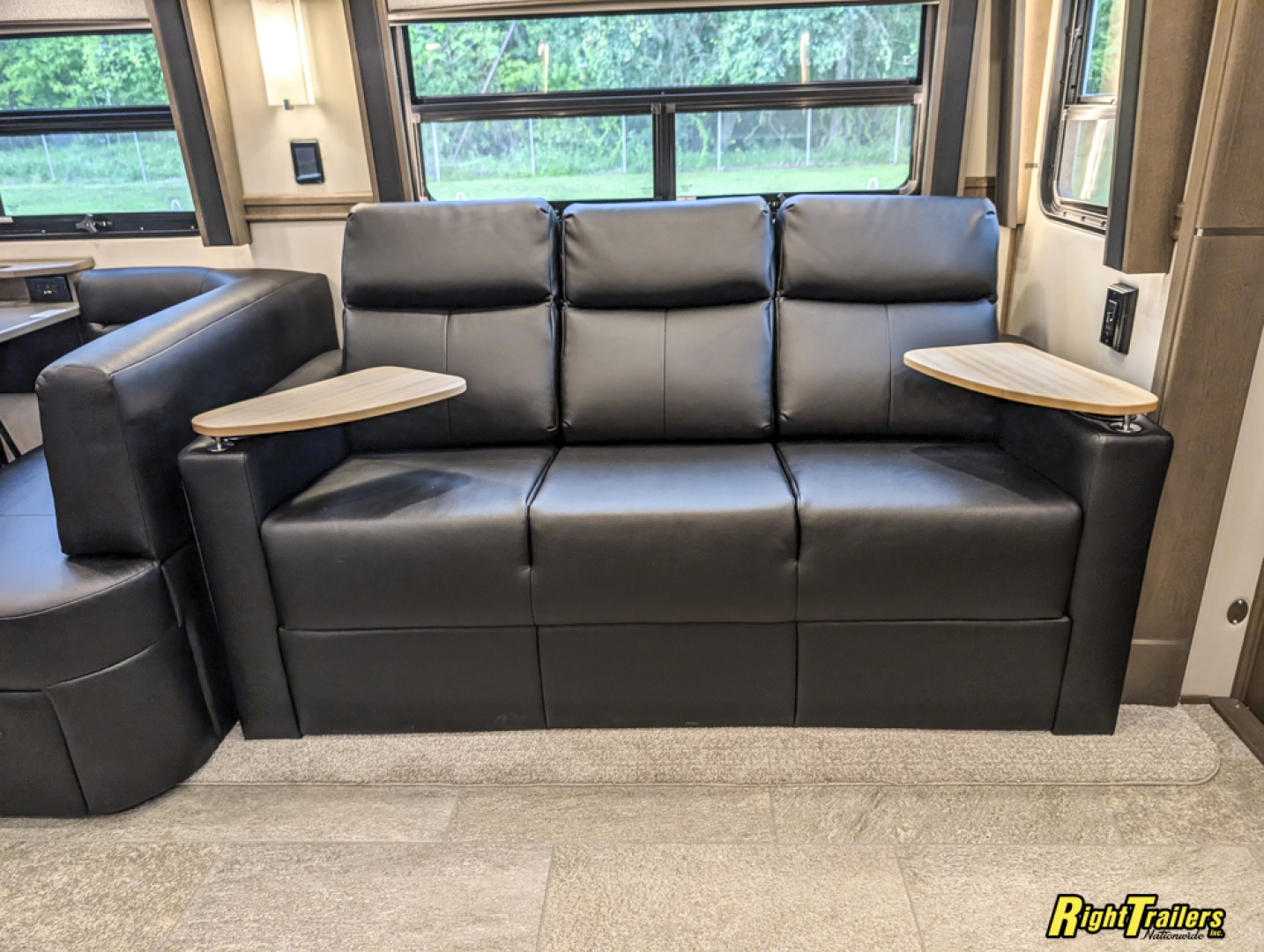 New 2026 Renegade RV Classic 45CME Motorhome With 1.5 Bathrooms