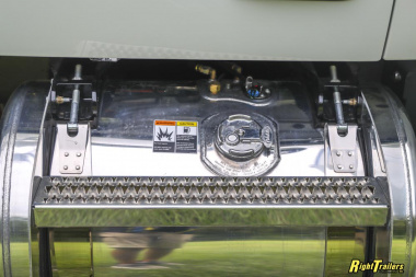 New 2026 Renegade RV Classic 45CME Motorhome With 1.5 Bathrooms