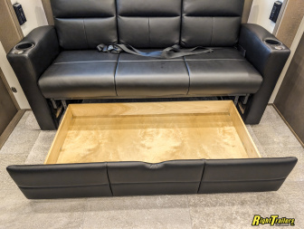 New 2026 Renegade RV Classic 45CME Motorhome With 1.5 Bathrooms