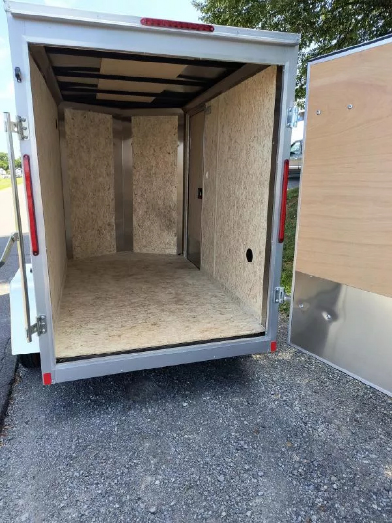 New 2026 Look Trailers 5X8 3K BARN DOOR Cargo / Enclosed Trailer