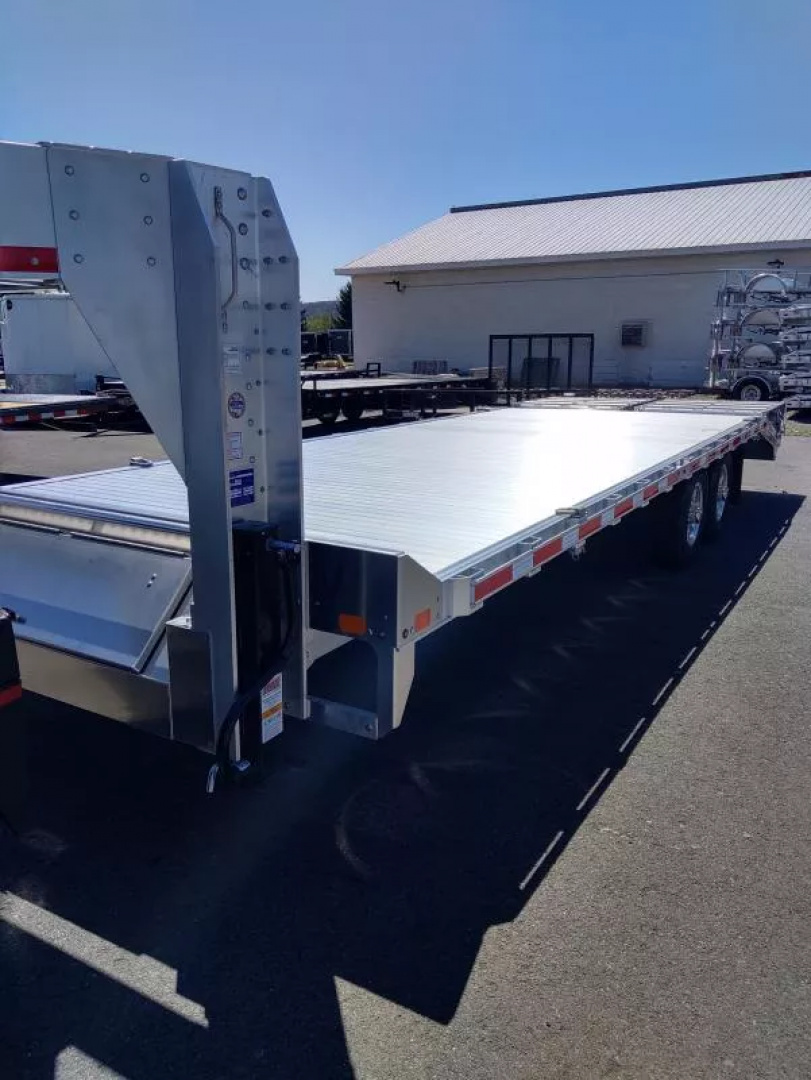New 2025 EBY 8.5X25 15.9K Deckover Trailer