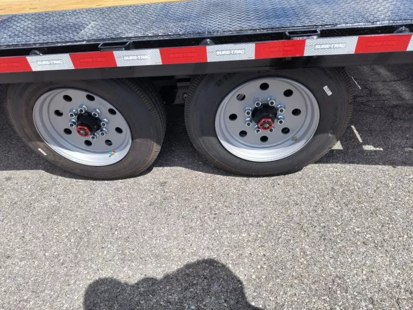 New 2026 Sure-Trac 8.5X25 17.6K GN Deckover Trailer