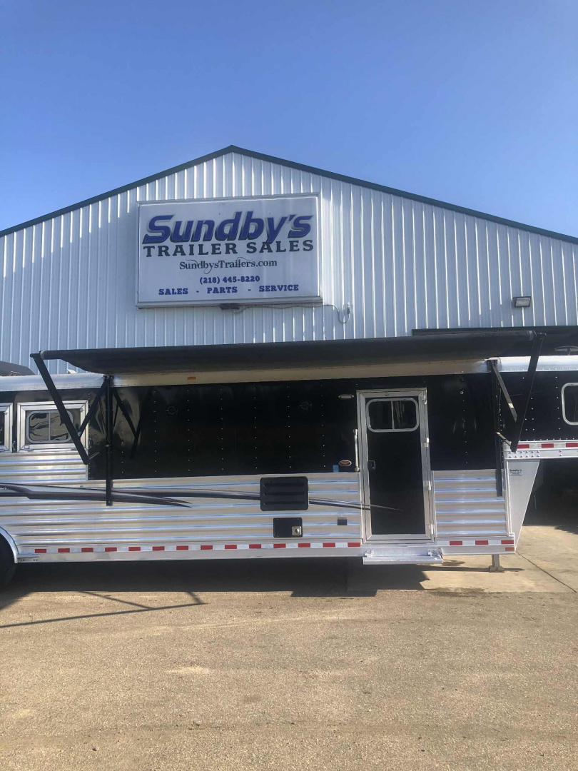 Used 2020 Elite Trailers 8413 Sideload Horse Trailer