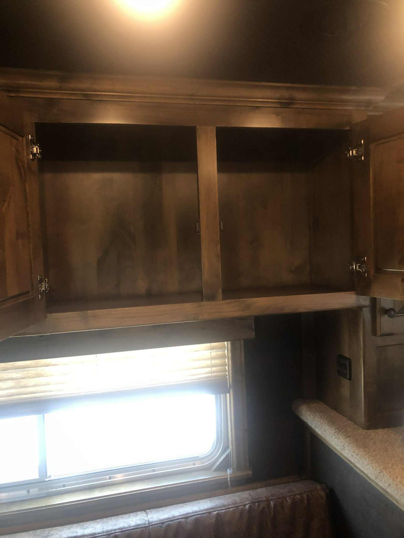 Used 2020 Elite Trailers 8413 Sideload Horse Trailer