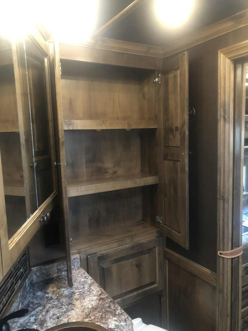 Used 2020 Elite Trailers 8413 Sideload Horse Trailer