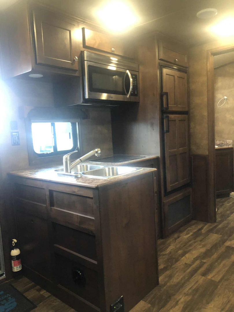 Used 2020 Merhow Stock Combo Living Quarter