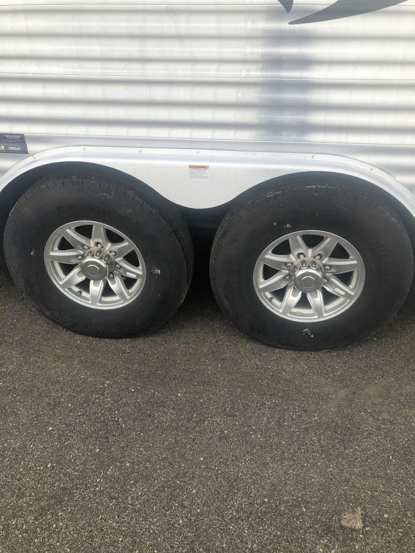 Used 2020 Merhow Stock Combo Living Quarter