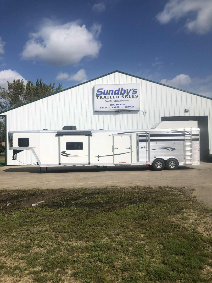 Used 2020 Merhow Stock Combo Living Quarter