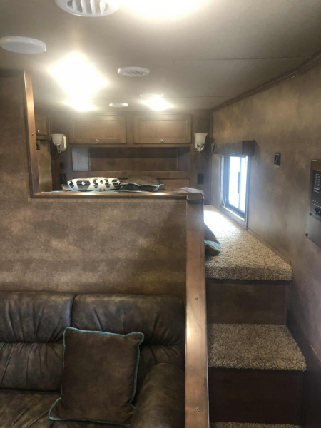 Used 2020 Merhow Stock Combo Living Quarter