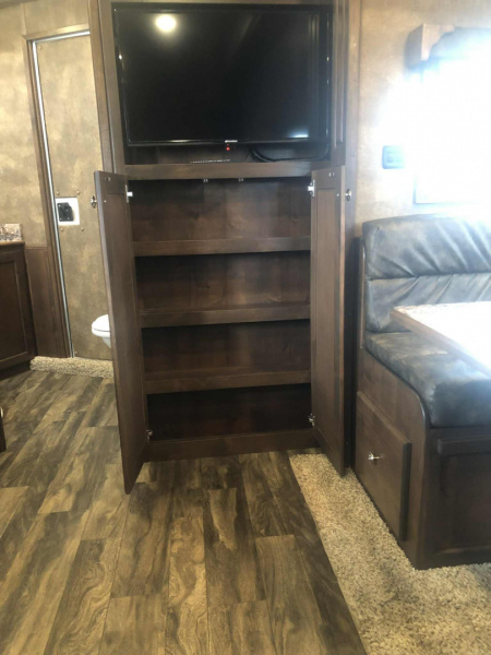 Used 2020 Merhow Stock Combo Living Quarter