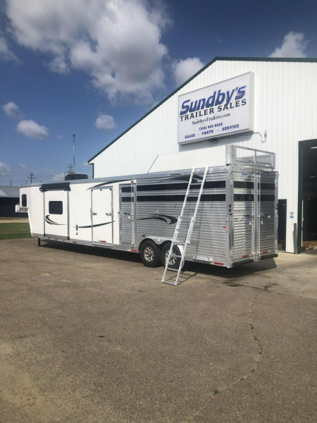 Used 2020 Merhow Stock Combo Living Quarter