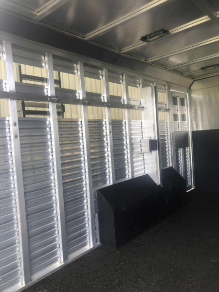 Used 2020 Merhow Stock Combo Living Quarter