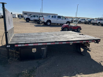 Used 2015  flat bed Specialty Bodies