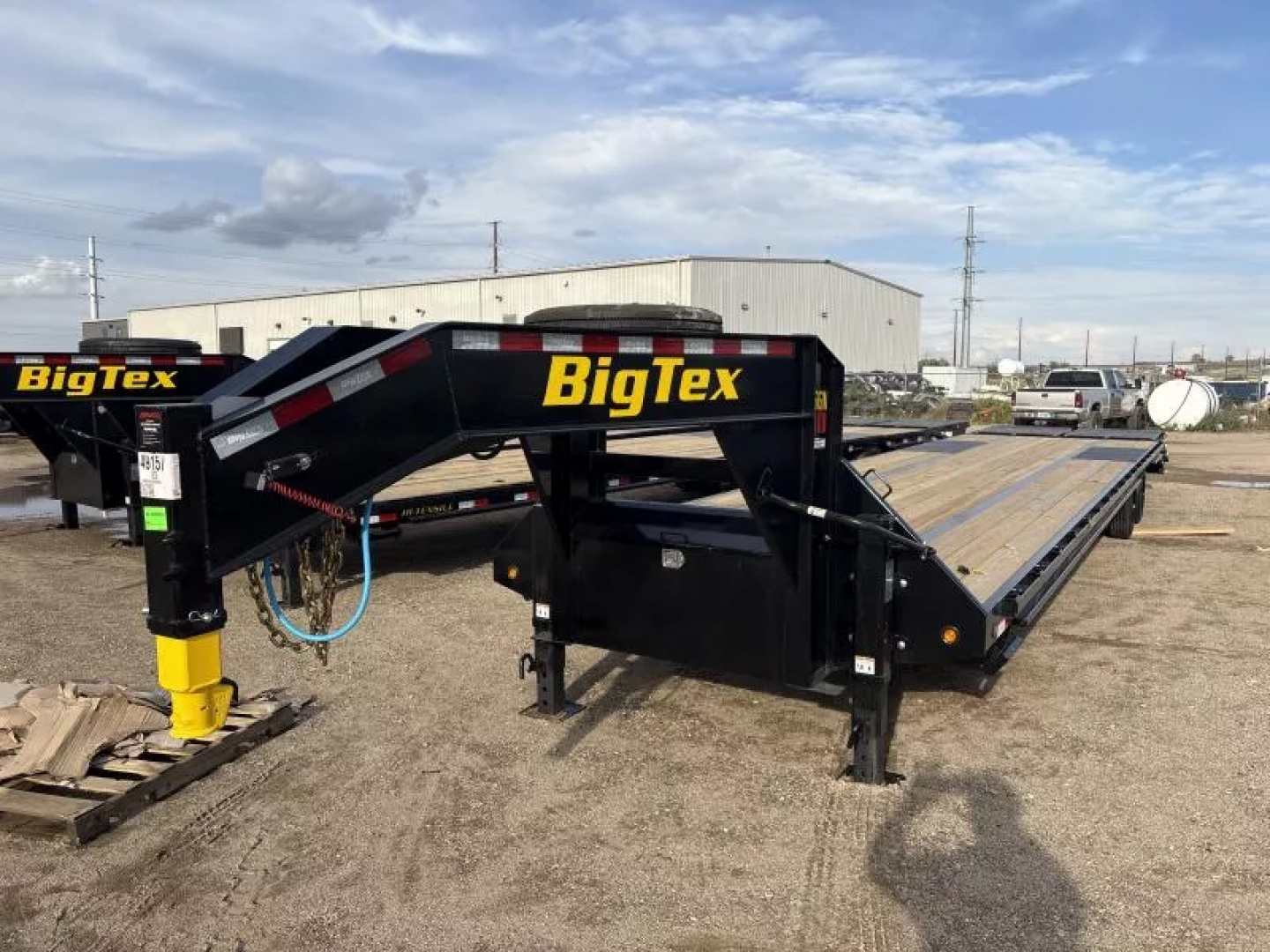 New 2026 Big Tex Trailers 25GN-40D5A (35+5) Flatbed Trailer 14ply tires!