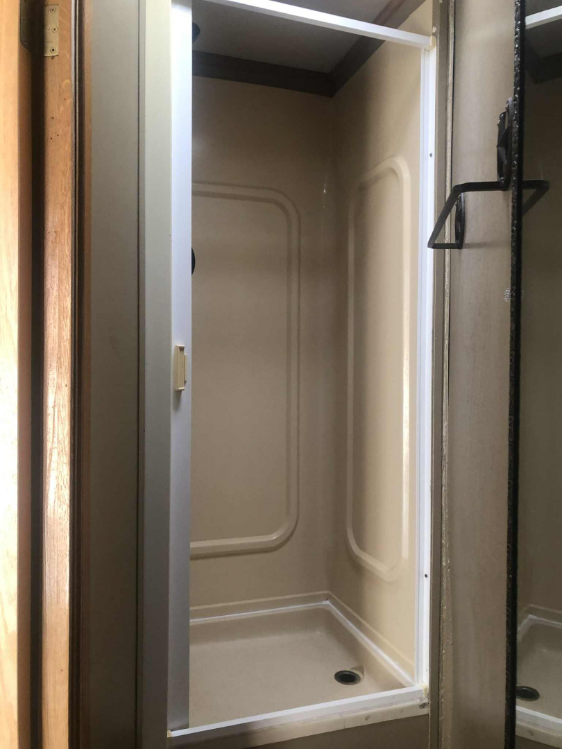 Used 2000 Barrett 3H Stock Combo Living Quarter