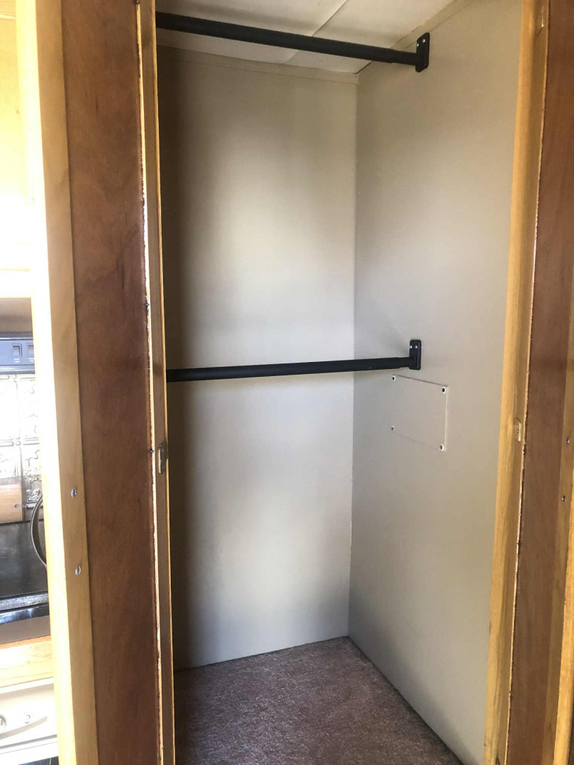 Used 2000 Barrett 3H Stock Combo Living Quarter