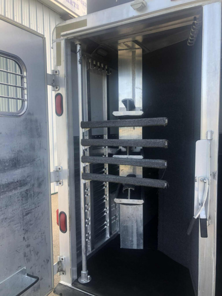 Used 2000 Barrett 3H Stock Combo Living Quarter