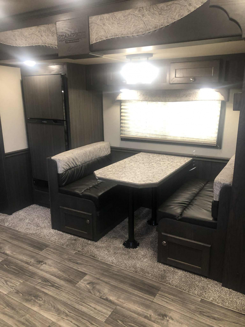 New 2026 Merhow 4H 16'SW Living Quarter