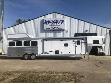 New 2026 Merhow 4H Living Quarter